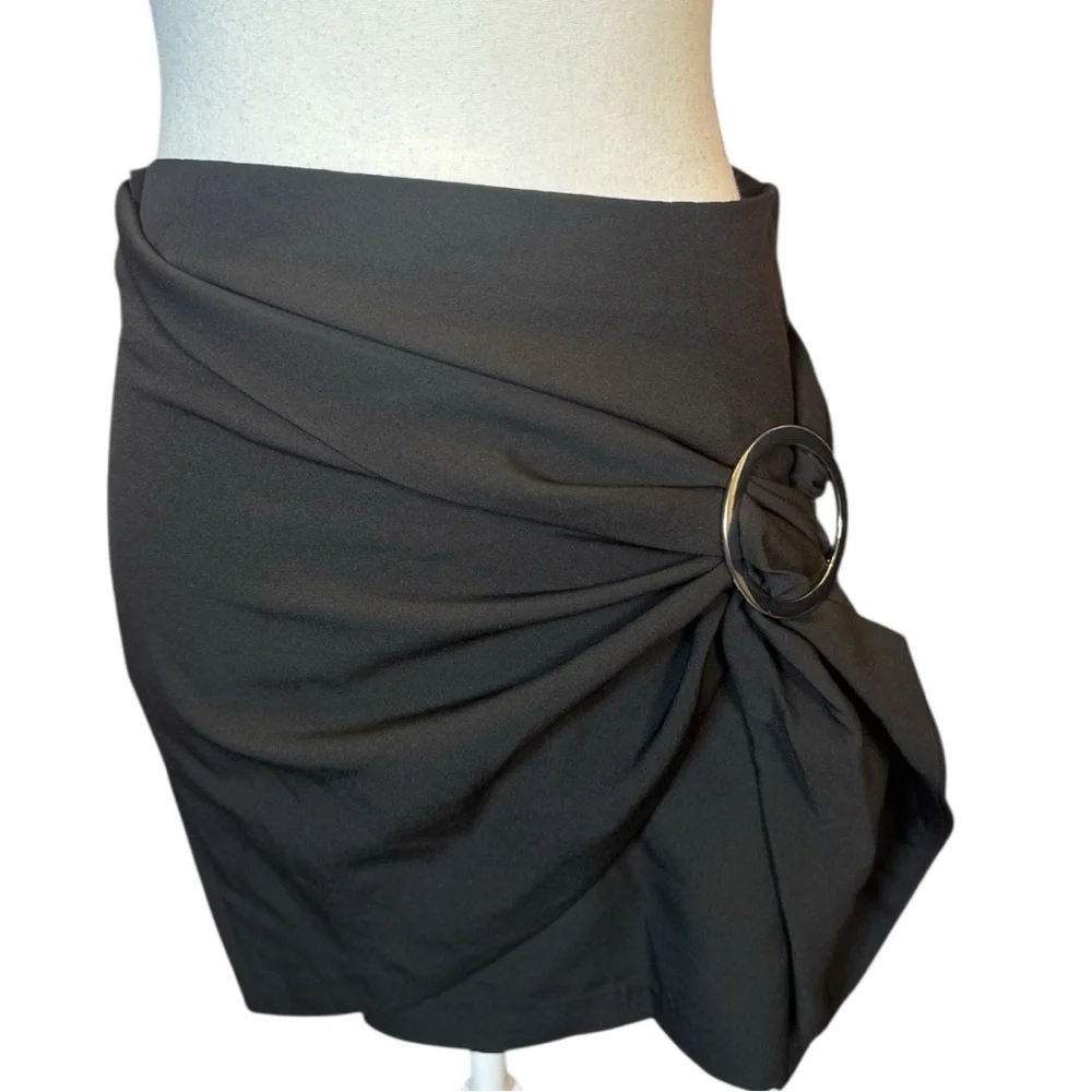Romeo & Juliet Couture Ruched Mini Skirt NWT - Picture 7 of 7